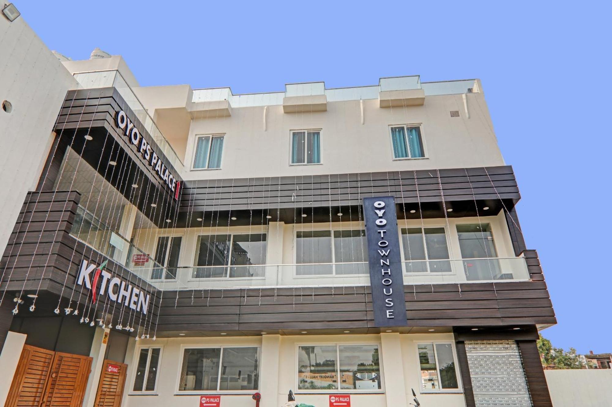 Townhouse P.S.Palace Near Amausi Metro Station Lucknow Exterior photo
